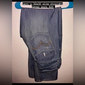 Levi’s 32/32 never worn no tears